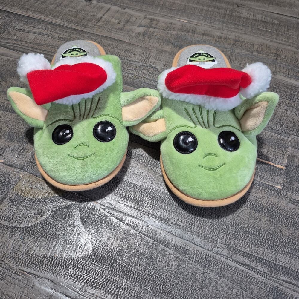 Star Wars Slippers M 7-8 The Child Baby Yoda Grogu Christmas Santa Hat Xmas